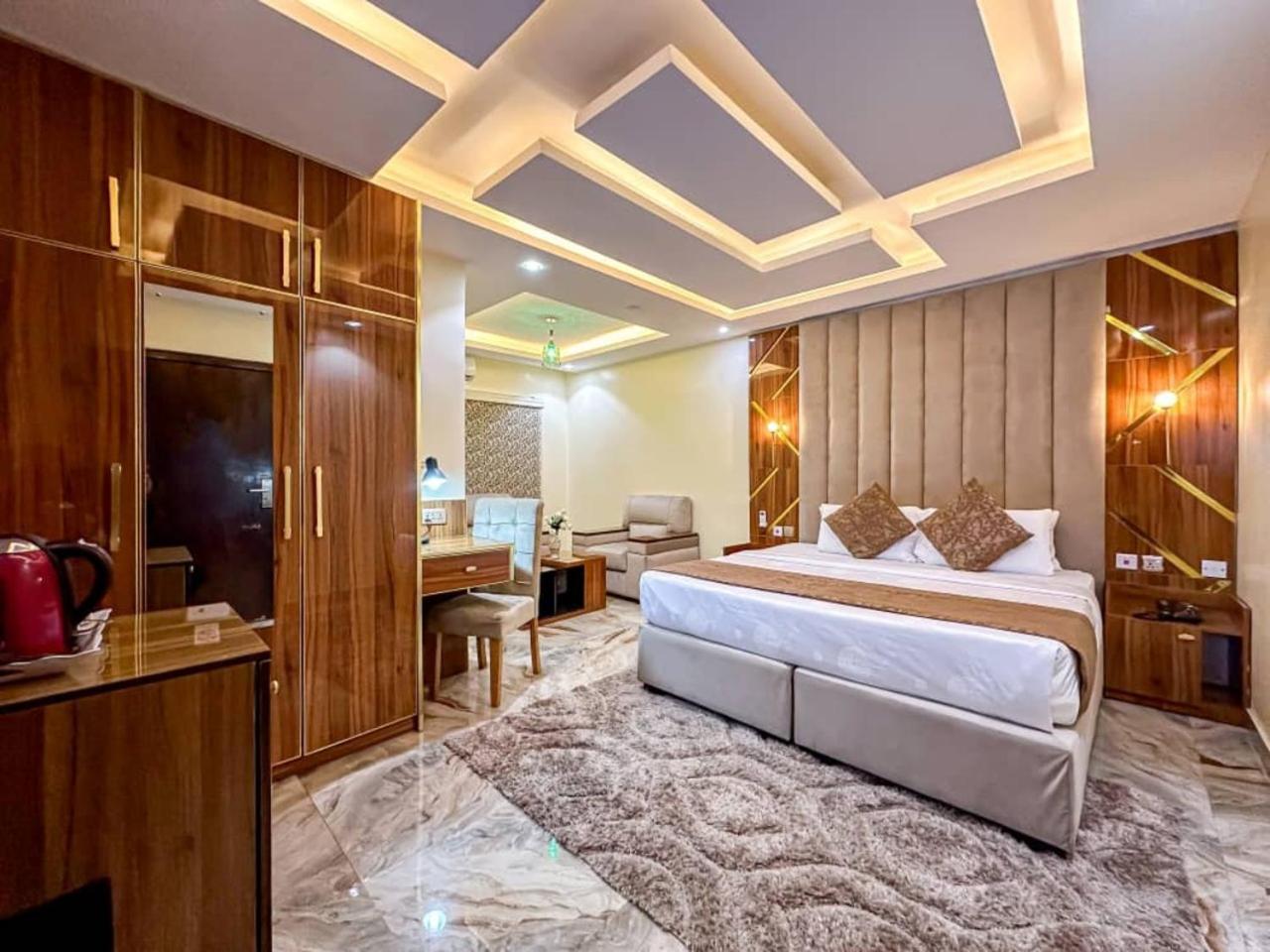 Parkview Astoria Hotel Lagos Exterior photo