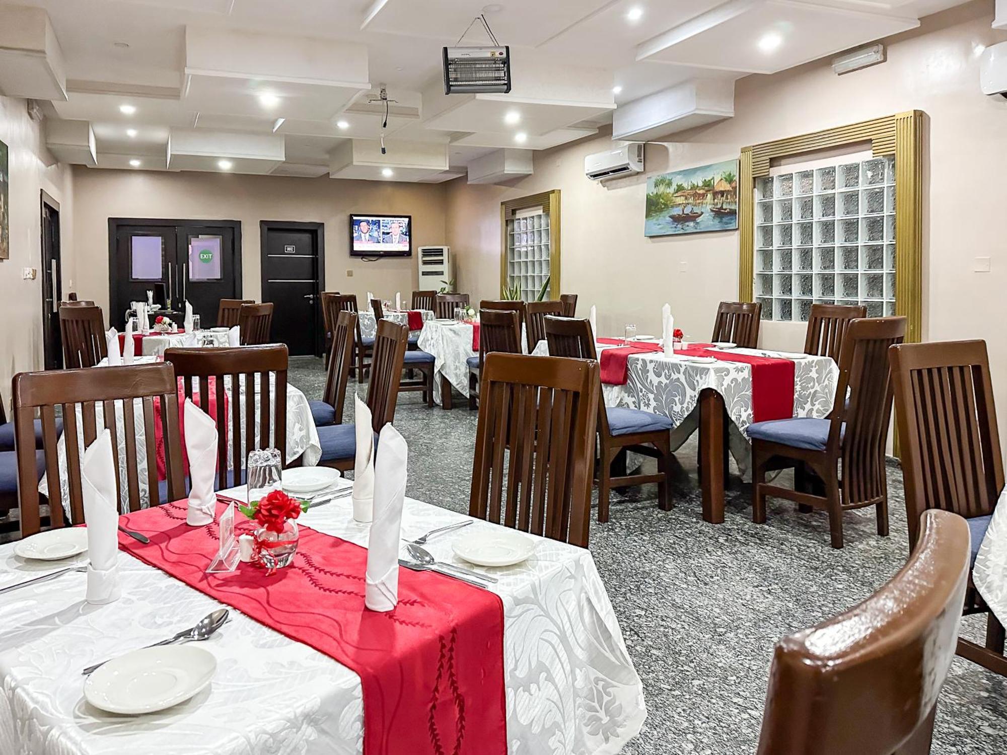Parkview Astoria Hotel Lagos Exterior photo