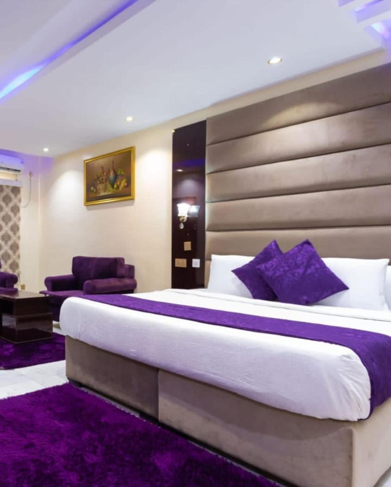 Parkview Astoria Hotel Lagos Exterior photo